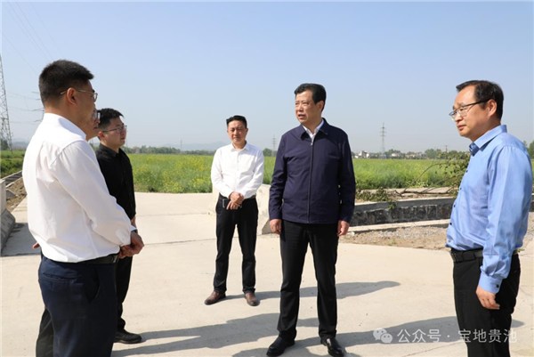 錢松調研高標準農田建設及旅游景區道路建設等工作