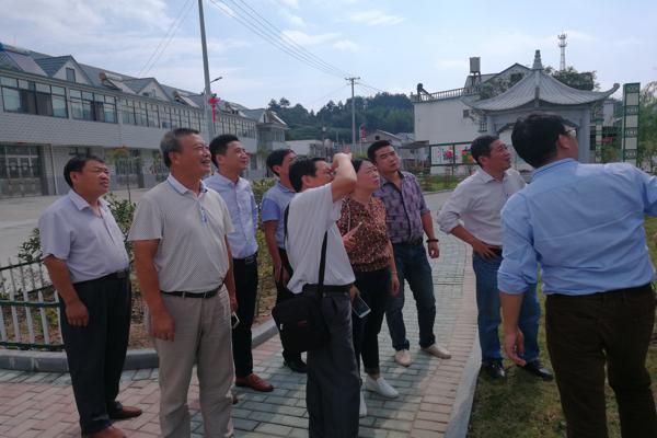 梅龍街道“三舉措”推動黨員遠(yuǎn)程教育.jpg