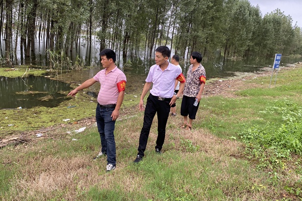 洋貴商貿黨支部防汛 (1).jpg