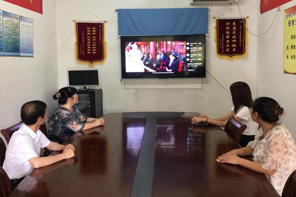 20210914梅龍街道：“三個明確”規范非公企業發展黨員工作_副本.jpg